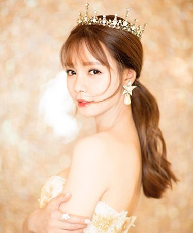 沈梦辰女神范长发发型图片 美出新高度