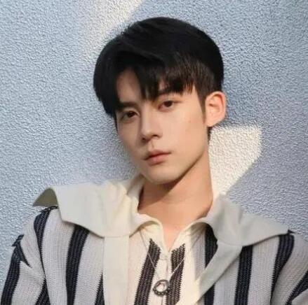2022年帅气男生发型,时尚个性的男生发型