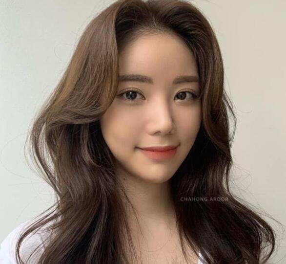 最新直发发型女 适合成熟女性的短发发型