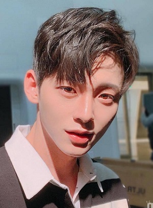 2019夏季男生流行什么发型  清爽干净利落的发型是首选