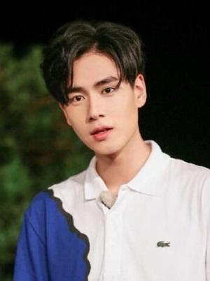 长脸男生适合什么发型  脸型长男士发型图片