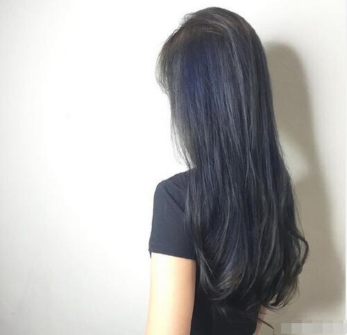 2022发型流行女长发发色图片