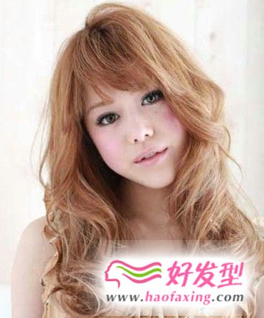 2018最新齐刘海女生发型 甜美可爱瞬间升级