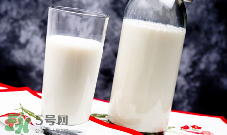 婴儿奶粉老人能喝吗？老人能不能喝婴儿奶粉？