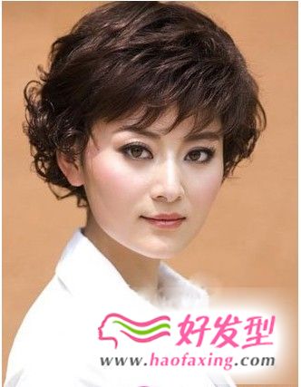 2018秋冬流行的中年妇女发型推荐 打造出时尚又优雅的造型