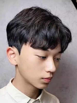 2019年夏季流行男士发型  今年最流行的发型男推荐