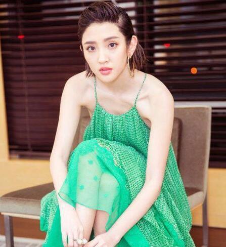 唐艺昕甜美时尚短发发型合集