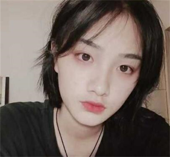 日系少年感慵懒短发 慵懒日系风发型推荐