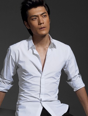 男士短发背头潮流发型  示范最拉风男生发型打造