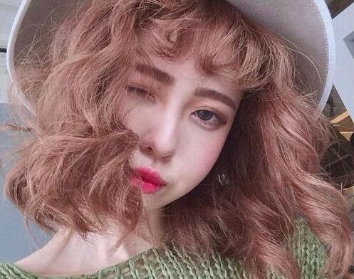 2022短发发型女生韩范烫发图片