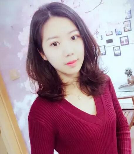 今年女生流行的lob搭肩烫发型图片