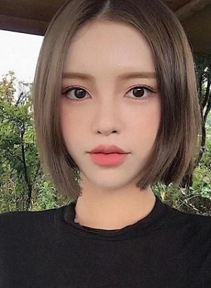 学妹们最适合的发型  夏季短直发发型依旧流行