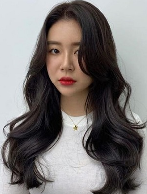 冬天女生留什么发型好看？2022冬天最火最流行的发型女