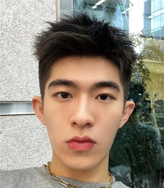男士一定要尝试一下的发型,时尚帅气打造型男范