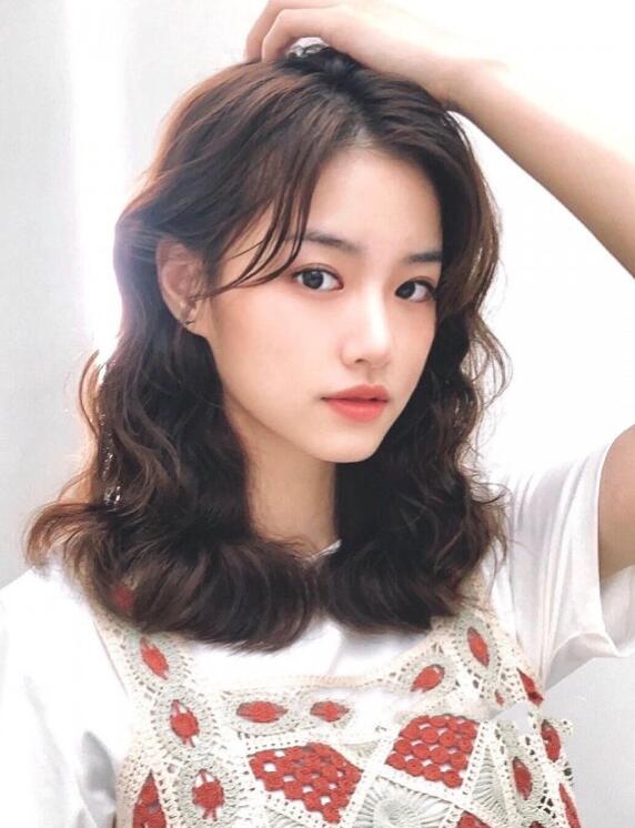 中长发图片女2022最新款,喜欢的朋友可以收藏起来啦