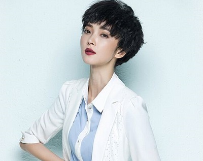 职业干练短发发型图片 成熟稳重的职场女性发型 职业干练短发发型图片 成熟稳重的职场女性发型