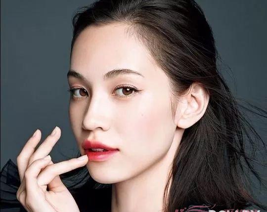 水原希子短发造型超美 有一种短发叫水原希子