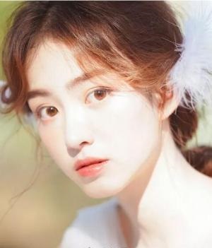 女生怎么扎头发简单好看 简单扎发发型