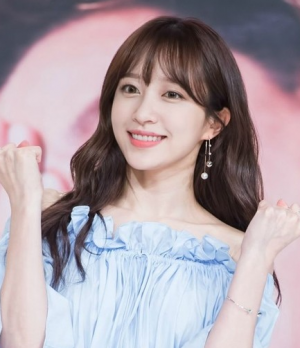 女生长发直发发型设计图片 甜美显气质