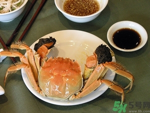苹果和螃蟹能一起吃吗？吃螃蟹不能吃什么水果和食物？