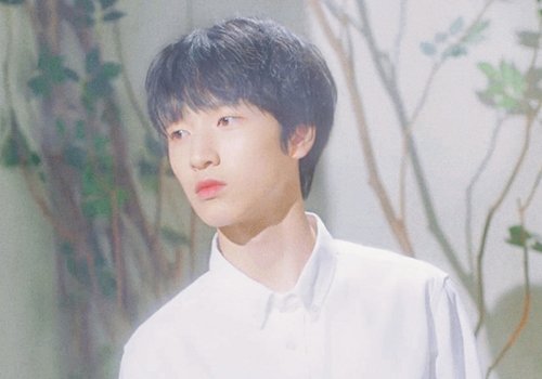 初中长脸男生剪什么发型好看 5款齐刘海衍生短发设计引领校园潮流
