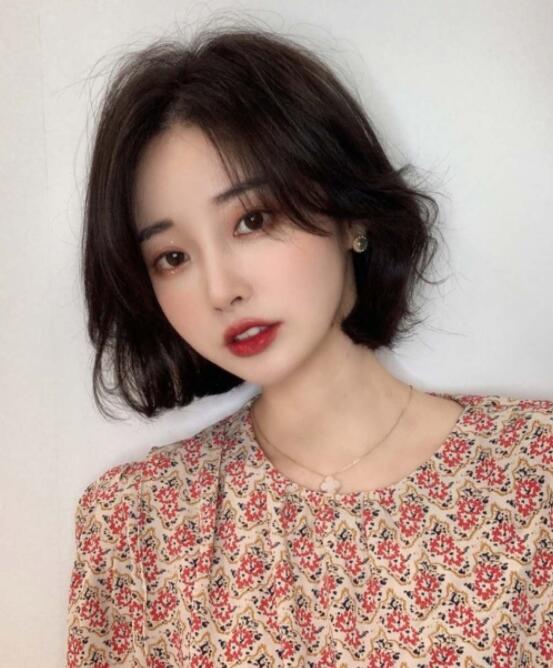 时尚发型女2022流行发型短发,让小可爱们看起来更有活力