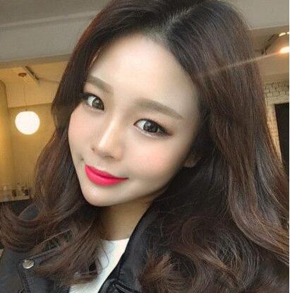 头发多又厚的适合的短发女图片