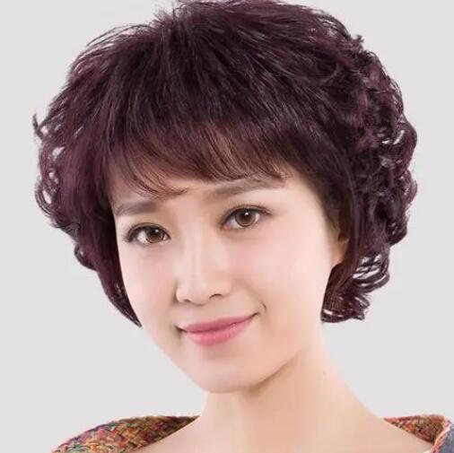 50一60岁女人烫发发型,看起来年轻不少