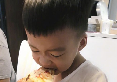 5岁小男孩自己挑选发型征服造型师 男童短发设计还能有这么多种奇迹