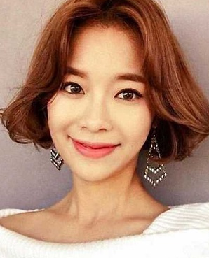 甜美漂亮的短发梨花辣女短发内扣发型图片
