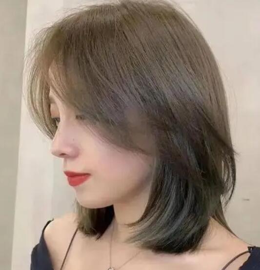 锁骨发是剪出来的还是烫的 锁骨发是剪出来好看吗?