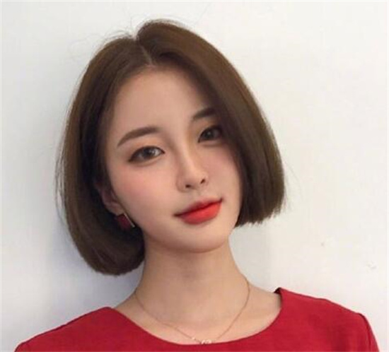 直发发型女中短发2021 简单清新的直发发型推荐