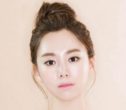 新娘头饰如何选择？韩式新娘发型做最动人的公主