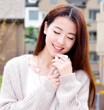 冬季气质的中长直发发型 清新优雅温婉动人