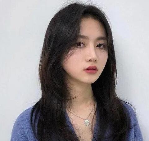 女生烫发发型中长发,分分钟成为女神范