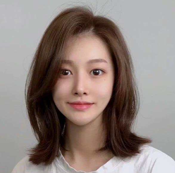 方脸发型女2022新款,保持清纯的气质的