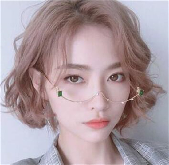 短发烫发发型2022年 女学生适合的短发