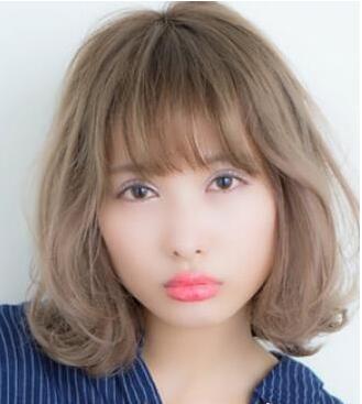额头小发量少女生适合的蓬松短烫发图片