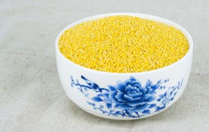 如何有效的减肚子上的赘肉，瘦肚子的瑜伽动作