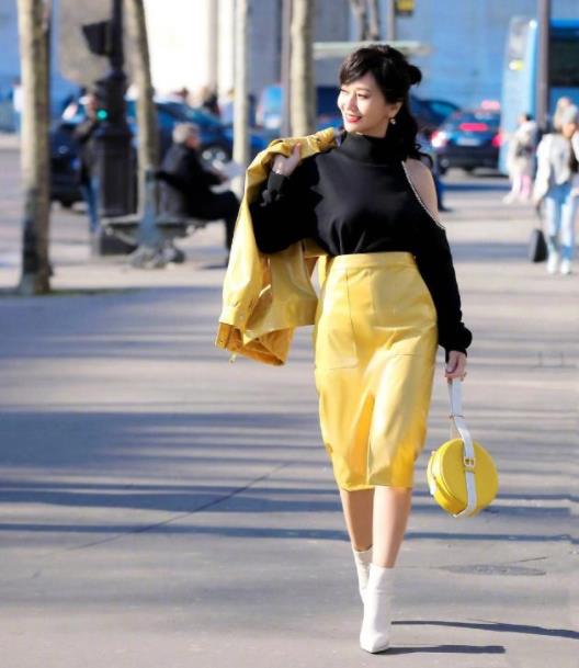赵雅芝哪像65岁近照曝光：时髦穿搭真年轻（图）