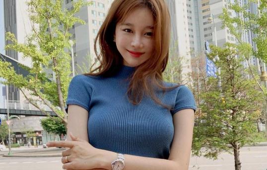 d罩杯的美女图：一目了然近看d罩杯有多大