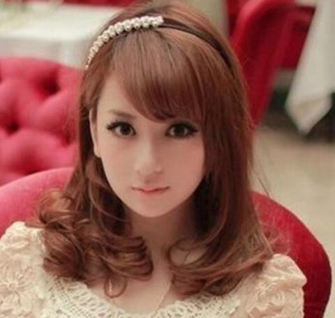 2022发型女梨花烫中短发最新减龄