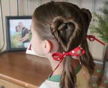 小女孩简单的发型扎法，10款给女儿扎头发图片
