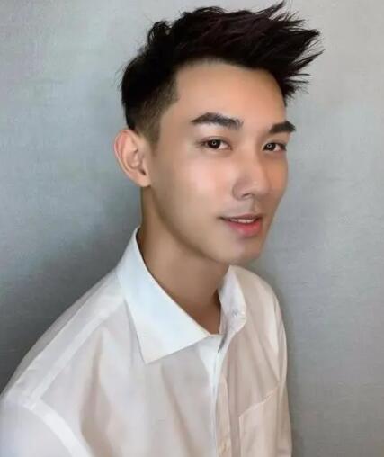 男生自然卷推荐发型,时尚男生韩式发型推荐