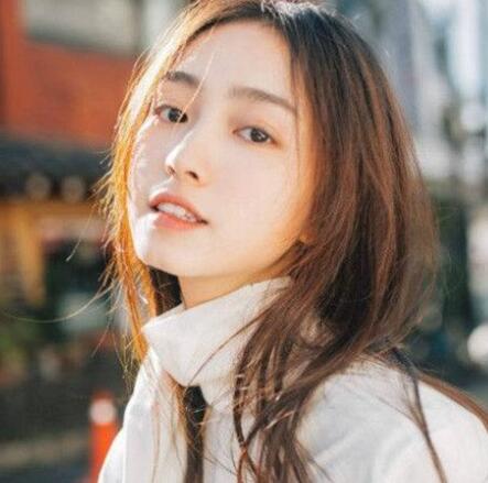 2022韩式发型女中长发,显白更时髦的韩式发型