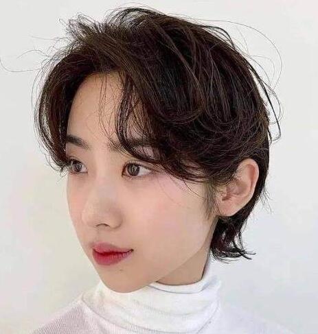 2022短发最新发型女,选对发型会让你更加迷人