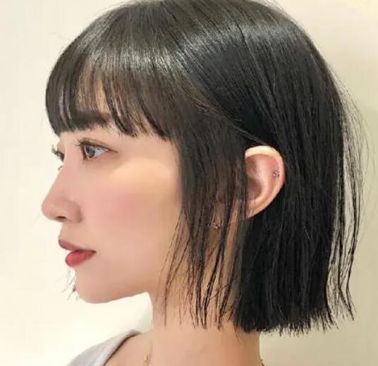 时尚的女士短发发型,2022最新时尚发型