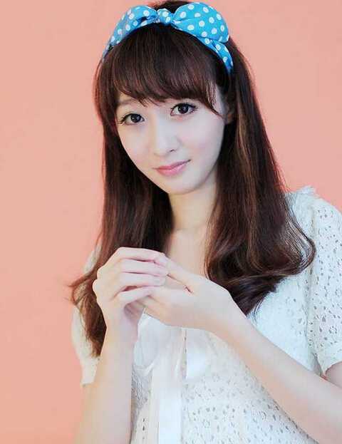漂亮迷人的中长发发型 甜美淑女中长发图片