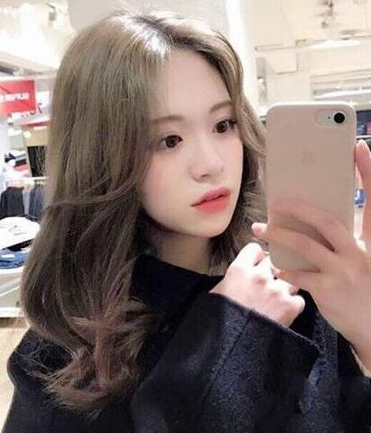 2021女生长发流行染发颜色图片大全