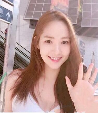 2021女生长发流行染发颜色图片大全